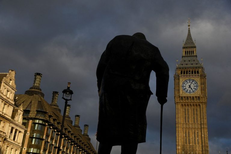 Βρετανία: Χρειαζόμαστε γενικές εκλογές τώρα, γράφει ο Independent