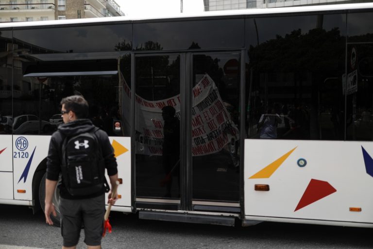 ΟΑΣΘ: Έγκυος με παιδί σε καρότσι ξεσπά και καταγγέλλει οδηγό