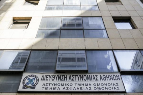 Ομόνοια: Σεξουαλική κακοποίηση μέσα σε αστυνομικό τμήμα καταγγέλλει 21χρονη