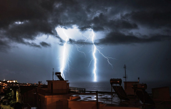 Καιρός: Πού θα πέσουν καταιγίδες την Παρασκευή – Η πρόγνωση του Σάκη Αρναούτογλου