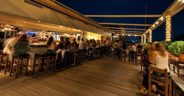 Τέλος εποχής για το θρυλικό «Skipper’s» στην παραλιακή – Υπήρξε σημείο αναφοράς για πολλές δεκαετίες