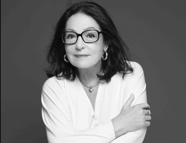 Ο Δήμος Βάρης Βούλας Βουλιαγμένης, τιμά την Νάνα Μούσχουρη