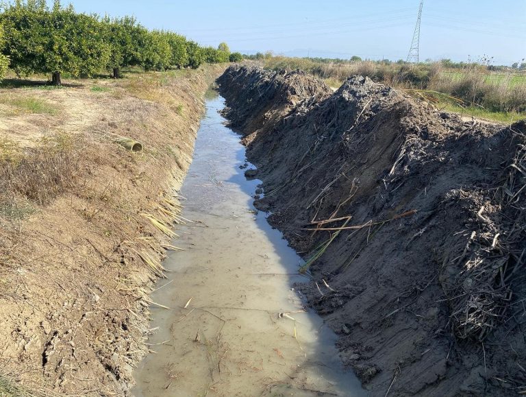 Διάνοιξη τάφρων στην Ανδραβίδα