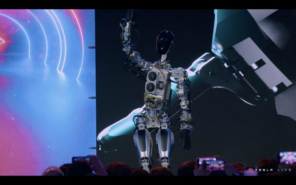 Optimus: Ο Έλον Μασκ παρουσίασε ανθρωποειδές ρομπότ της Tesla
