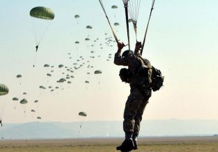 Τουρκία: Αλεξιπτωτιστές εκπαιδεύονται στην κατάληψη βραχονησίδων