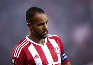 Πλήγμα στον Ολυμπιακό με Ελ Αραμπί – Επιβεβαιώθηκε η ζημιά στο γόνατο, μένει 2-3 εβδομάδες εκτός