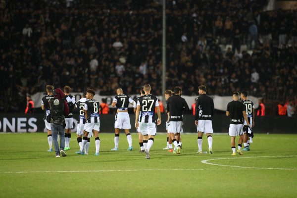 «Άγρια» γιούχα στην Τούμπα