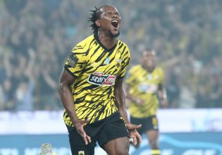 Καρφωτή κεφαλιά του Γκαρσία και 2-0 η ΑΕΚ