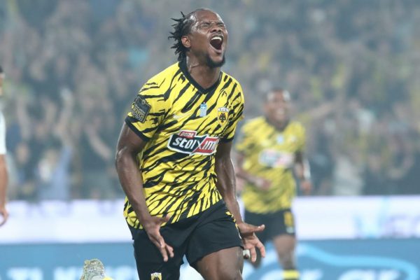 Καρφωτή κεφαλιά του Γκαρσία και 2-0 η ΑΕΚ