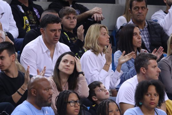 Κικίλιας και Μπαλατσινού παρακολουθούν το ματς της ΑΕΚ με τον Απόλλωνα Πάτρας (pics & vid)