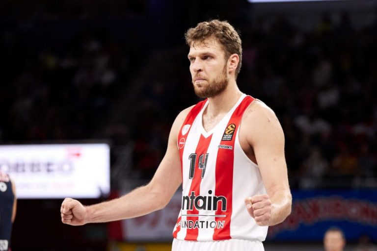 Η… εκτόξευση του Βεζένκοφ, η «σφραγίδα» του Μπαρτζώκα και το «ερυθρόλευκο» τρένο (pics+vids)