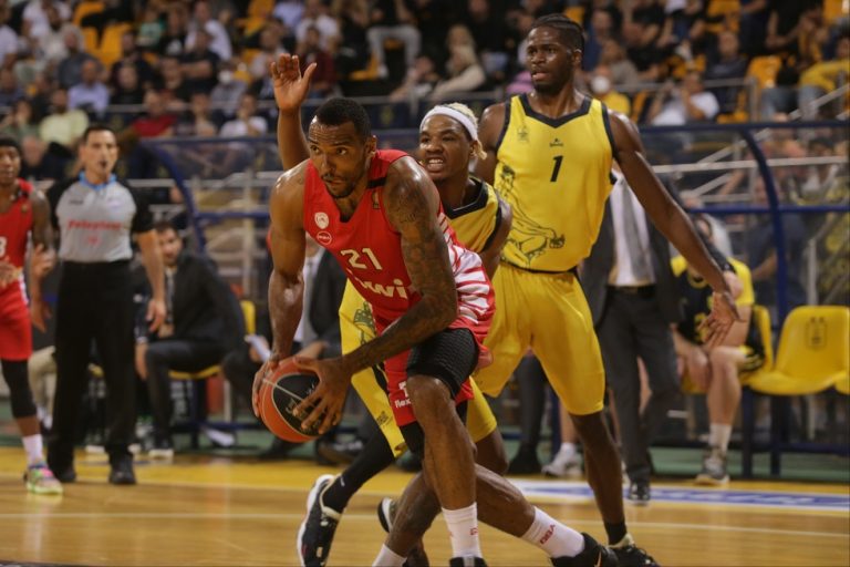 Απίστευτο: Ο Ολυμπιακός είχε 16 ασίστ για 15 καλάθια στο Αλεξάνδρειο- Πως μπορεί να συμβεί αυτό;