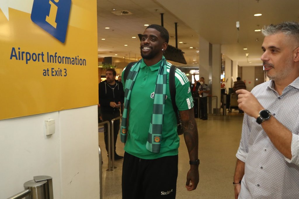 Στην Αθήνα για τον Παναθηναϊκό ο Μπέικον