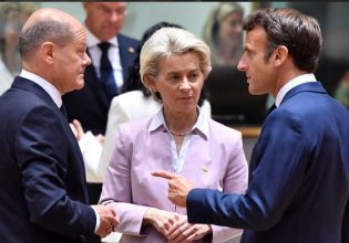 Μακρόν και Σολτς «σπρώχνουν» την Ευρώπη να περάσει στην αντεπίθεση απέναντι στις ΗΠΑ