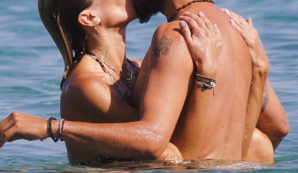 Χώρισε πασίγνωστος τραγουδιστής – «Έχει τελειώσει από το καλοκαίρι αλλά…»