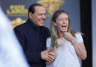 Ιταλία: «Υπερφίαλη, αναιδή και αλαζόνα» χαρακτήρισε ο Μπερλουσκόνι την Τζόρτζια Μελόνι στις σημειώσεις του