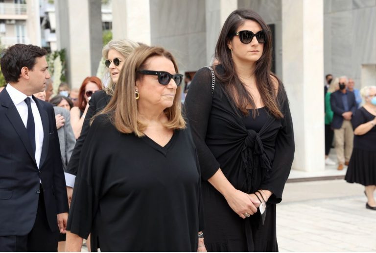 Ζάχος Χατζηφωτίου: Το «τελευταίο αντίο» στο Α’ Νεκροταφείο Αθηνών