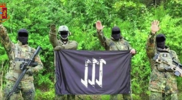 Ιταλία: Συνελήφθη 23χρονος έτοιμος για τρομοκρατικό χτύπημα – Διασυνδέσεις με νεοναζί που επιτέθηκαν στο Καπιτώλιο