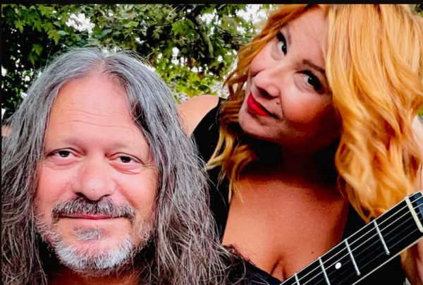 Ο Αντώνης Μιτζέλος παρέα με την Έρρικα Πατρικίου στην Gallerie Δημιουργών στην Κηφισιά