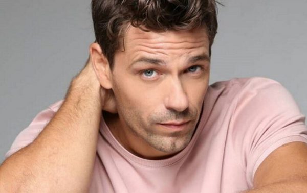 Αποστόλης Τότσικας: «’Ενας άνδρας είναι πολύ λίγος μπροστά σε μια γυναίκα που γεννάει»