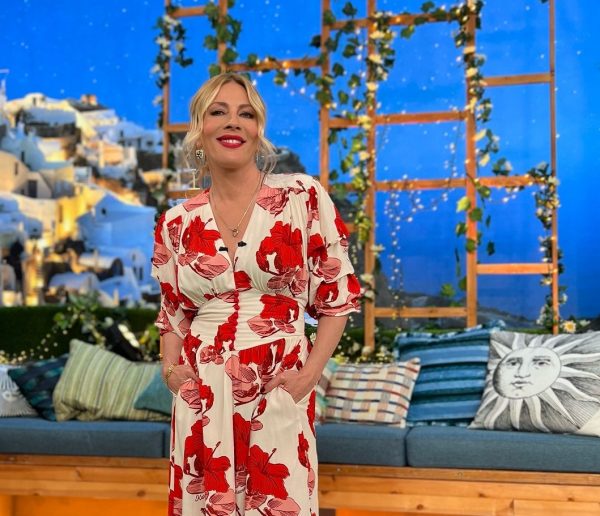 Το Celebrity Game Night με τη Σμαράγδα Καρύδη παίζει με τους ήρωες της «Γης της ελιάς»