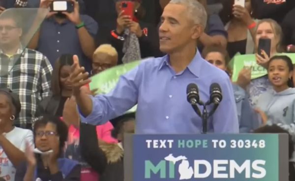 Μπαράκ Ομπάμα: Δείτε πώς αντέδρασε όταν άνδρας διέκοψε την ομιλία του