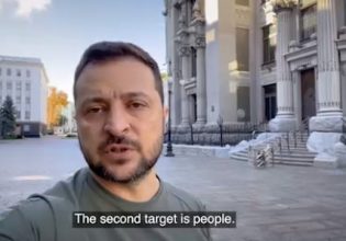 Ζελένσκι μετά το μπαράζ των ρωσικών επιθέσεων: «Θέλουν τον πανικό και το χάος»