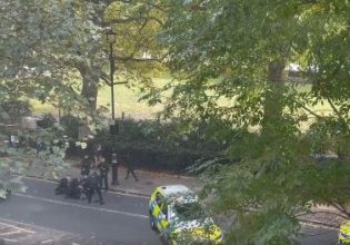 Βρετανία: Συνελήφθη άνδρας με μαχαίρι έξω από το Παλάτι του Γουέστμινστερ