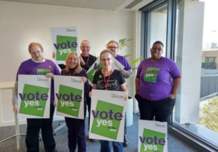 Βρετανία: Οι υγειονομικοί ψηφίζουν για απεργία