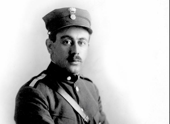 Λάμπρος Καραμερτζάνης: Ο φαρμακοποιός που φυγάδευσε 2.000 Εβραίους της Αθήνας στο βουνό