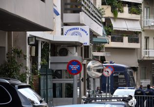 Ομόνοια: Σύλληψη δύο αστυνομικών για τον βιασμό 19χρονης μέσα στο αστυνομικό τμήμα