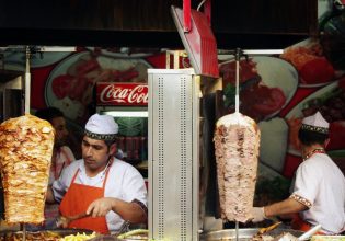 Γερμανία: «Μιλήστε σας παρακαλώ με τον Πούτιν να ρίξει την τιμή στο ντονέρ»: Το παράπονο ενός άνδρα στον καγκελάριο Σολτς