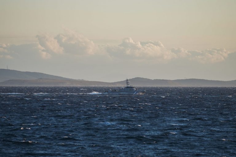 Λέσβος: Εντοπίστηκαν ακόμα τρεις μετανάστες – Μάχη με τον χρόνο δίνουν τα σωστικά συνεργεία