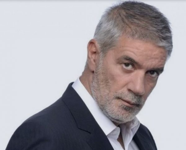 Φίλιππος Σοφιανός στο in: Η πολιτεία αντιμετωπίζει τους ηθοποιούς σαν σκόνη που θέλει να τινάξει
