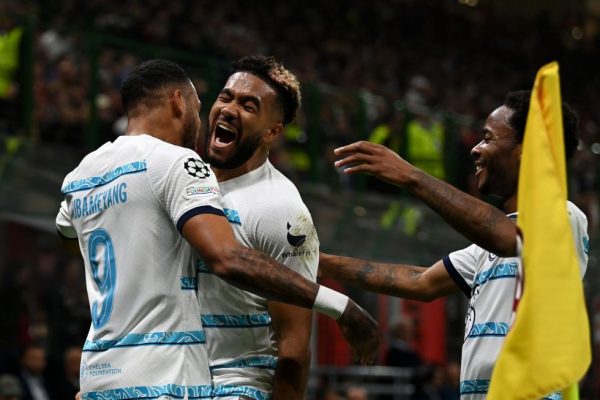 Φουλ για τους «16» η Τσέλσι, «καθάρισε» τη Μίλαν και στο «Σαν Σίρο» (0-2)