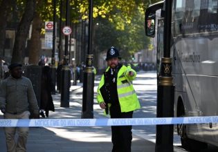 Συναγερμός στο Λονδίνο: Yποπτο πακέτο στην Ντάουνιγκ Στριτ  – Αποκλείστηκε η περιοχή