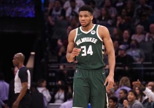 Η «εξωγήινη» εμφάνιση του Γιάννη κόντρα στους Ρόκετς