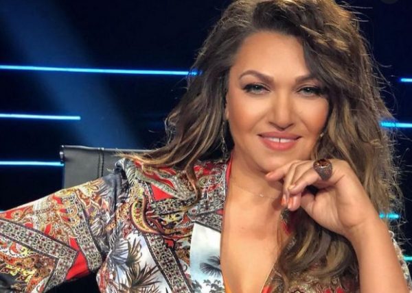 J2US: Πώς αντέδρασε η Άντζελα Δημητρίου σε σχόλιο της Καίτης Γαρμπή για τη διάθεση της