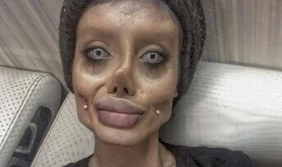 Η Ιρανή influencer «Αντζελίνα Τζολί» αποκάλυψε το πραγματικό της πρόσωπο