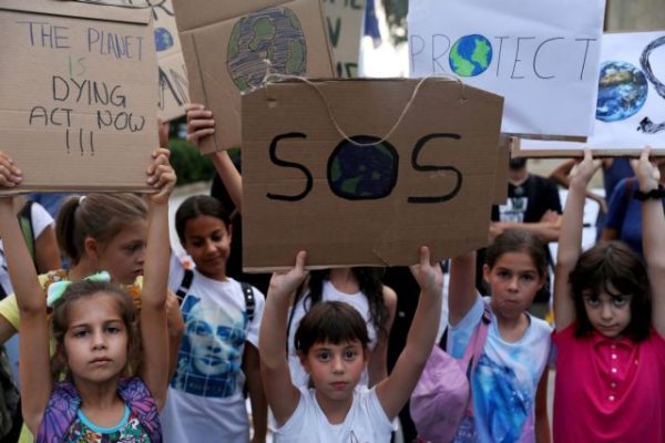 Ολλανδική έκθεση: Η κλιματική αλλαγή απειλεί ένα δισεκατομμύριο παιδιά
