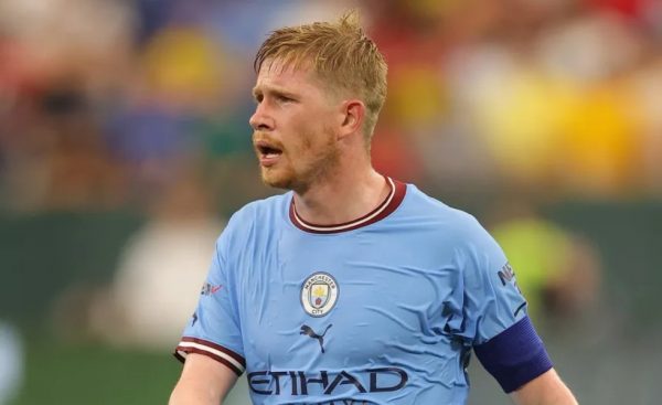 Ντε Μπρόινε: «Περιμένω να είναι η καλύτερη δυνατή Λίβερπουλ»