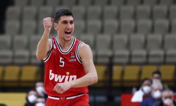 Παίζει δυνατή μπάλα και… εκτός παρκέ: Αυτή είναι η κούκλα σύντροφος του Γιαννούλη Λαρεντζάκη