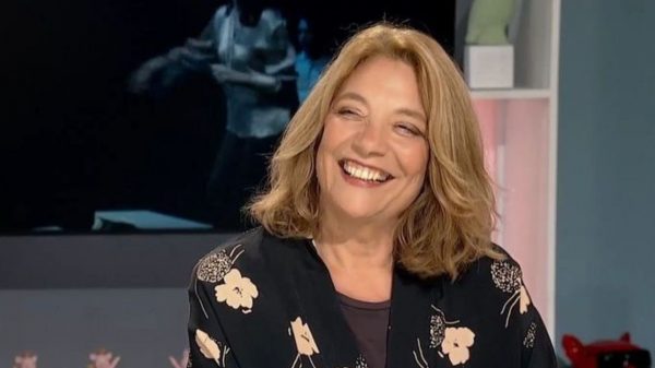 Συγκλονίζει η Όλια Λαζαρίδου: «Από τα 6 ως τα 18 ήμουν στο οικοτροφείο – Πέρασα πολύ δύσκολα παιδικά χρόνια»