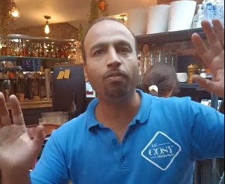 Παρίσι: Πέταξε έξω από το εστιατόριό του δύο Ουκρανές φωνάζοντας «Ζήτω ο Πούτιν»