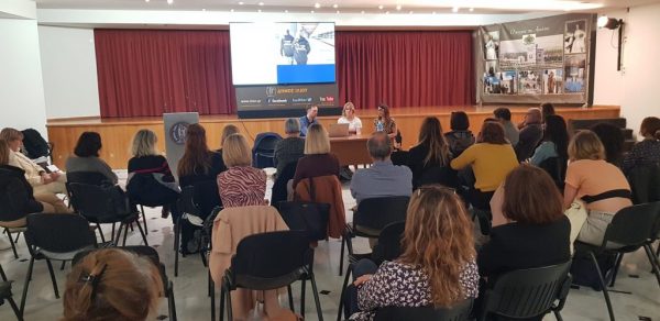 Διακρατική συνάντηση στο Δημαρχείο Ιλίου για την αντιμετώπιση της παραβατικότητας των νέων