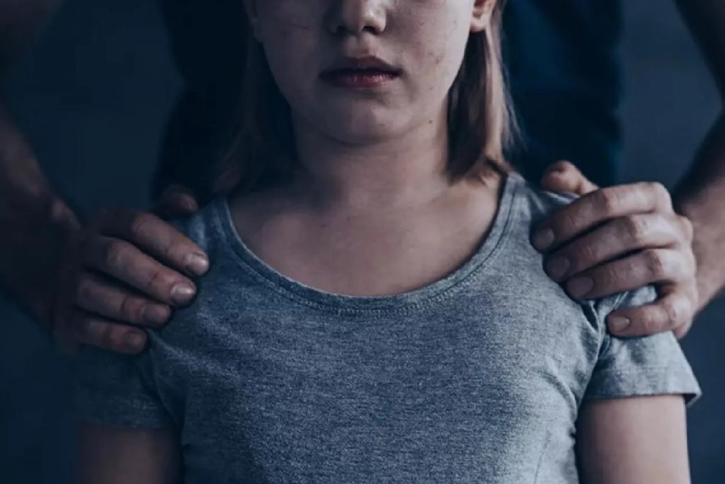 Παιδεραστές: Ένας σκοτεινός κόσμος αποκαλύπτεται – Χιλιάδες ευρώ για να δουν online βιασμούς παιδιών