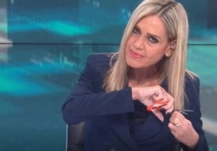 Σύνθια Σάπικα: Ποια είναι η δημοσιογράφος που έκοψε τα μαλλιά της on air και έγινε viral