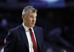 Ο Σαρούνας υποκλίνεται στον Ολυμπιακό