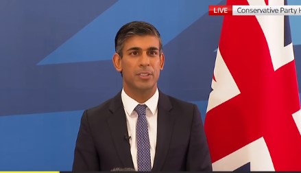 Ρίσι Σούνακ: «Προτεραιότητά μου να ενώσω τη χώρα» – Απέκλεισε πρόωρες εκλογές μιλώντας στους Τόρις