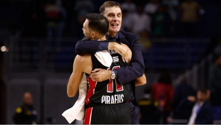 Ολυμπιακός: Το 3/3 στην Ισπανία και τα φιλάκια του Μπαρτζώκα